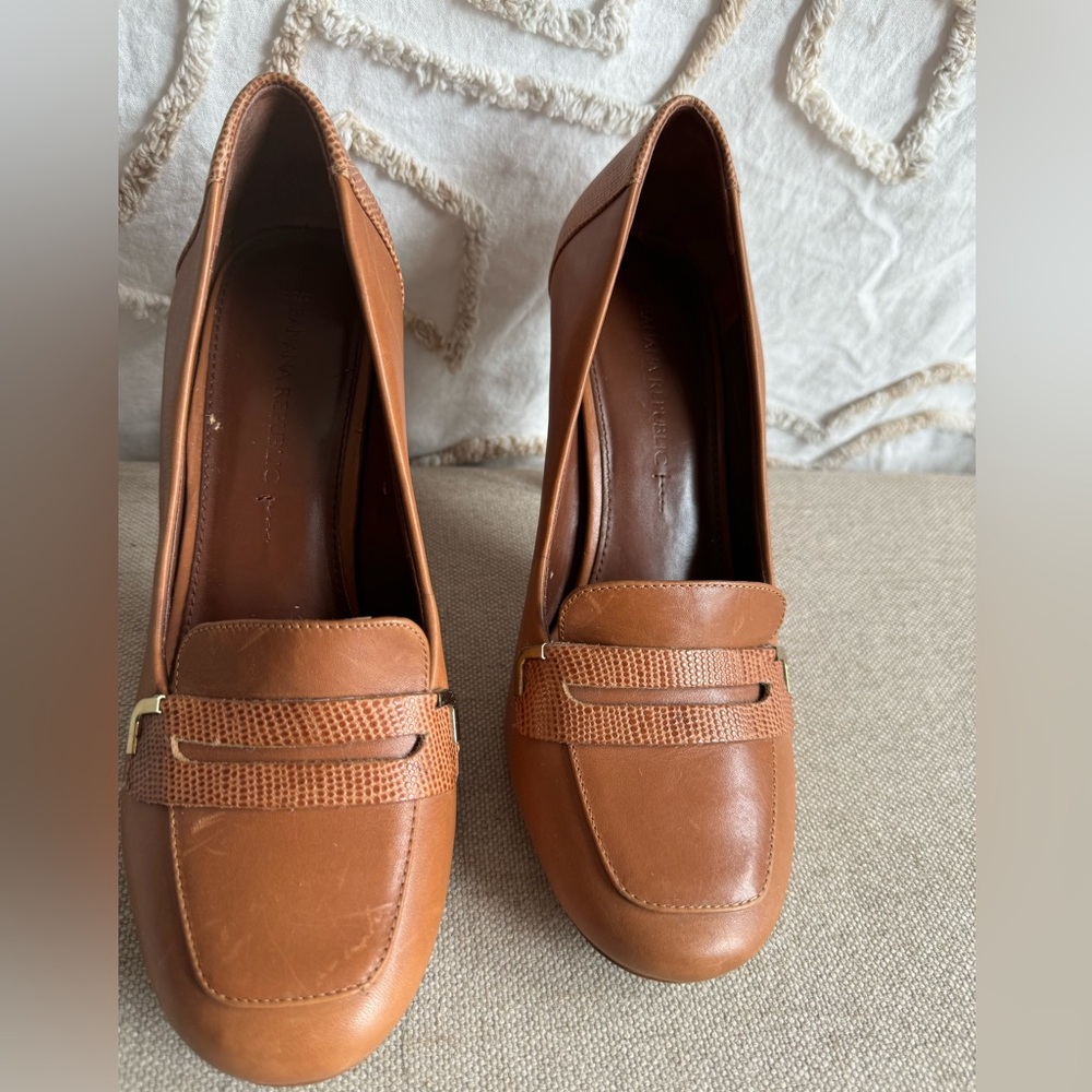 Women’s Banana Republic shoes size 7 1/2